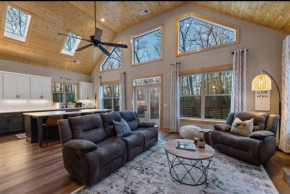 Peaceful Modern Chalet in Ellijay